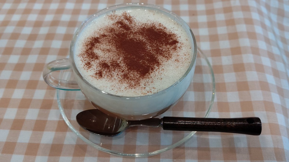 MiyaPotter's tweet photo. @twinklesrecipe 

cafe twinkles recipeさんでチーズミルクティー https://t.co/JqOy7fb122