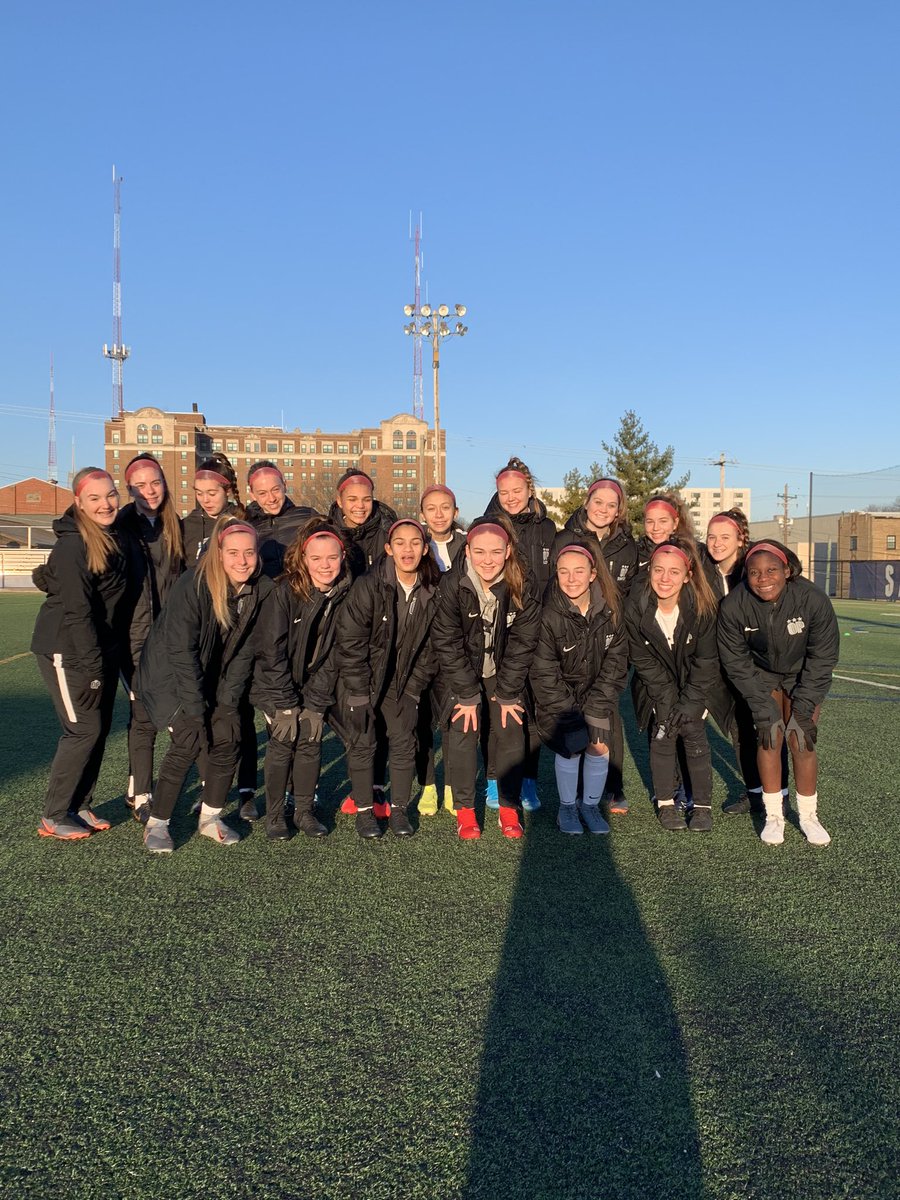 kaRob11's tweet photo. 2 members of the  @OPSOCCER1 05 ECNL RL lost their mom to Breast Cancer on Thursday. Today all of our ECNL RL teams wore pink to show support for the Michels Family. 💓I love this club and I love these teams. @OPSOCCER1 #family #OPNation https://t.co/kBcQVBbOJp