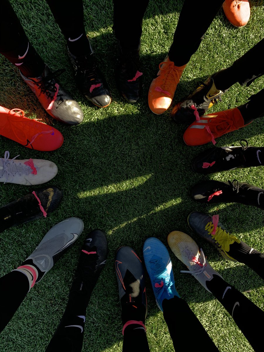 kaRob11's tweet photo. 2 members of the  @OPSOCCER1 05 ECNL RL lost their mom to Breast Cancer on Thursday. Today all of our ECNL RL teams wore pink to show support for the Michels Family. 💓I love this club and I love these teams. @OPSOCCER1 #family #OPNation https://t.co/kBcQVBbOJp