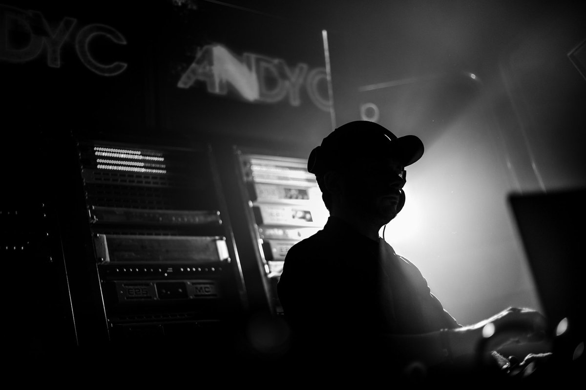 DubElements's tweet image. ANDY C ¡Un sueño cumplido! #DEF @ANDYC_ram @TonnPiper #dubelementsandfriends #andyc #4thanniversary #drumandbasslover