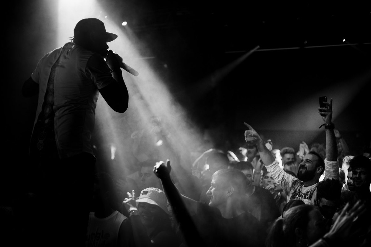 DubElements's tweet image. ANDY C ¡Un sueño cumplido! #DEF @ANDYC_ram @TonnPiper #dubelementsandfriends #andyc #4thanniversary #drumandbasslover