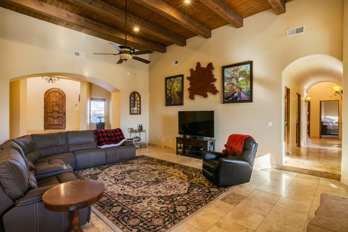 This Tuscan home in Albuquerque, NM is available for filming, reellocations.com/listing/?p=480….