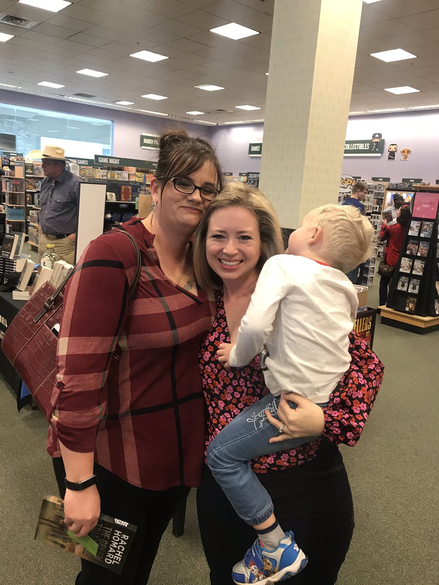 HomardRachel's tweet photo. My first book signing! It was so much fun. We sold out of the thirty copies Barnes and Noble ordered! I couldnโt believe it! Thank you everyone for the support. So grateful! #greenberets #SupportOurVeterans #WritingLife #WritingCommunity #firstbook #thegreentriangle https://t.co/crleA9i01G