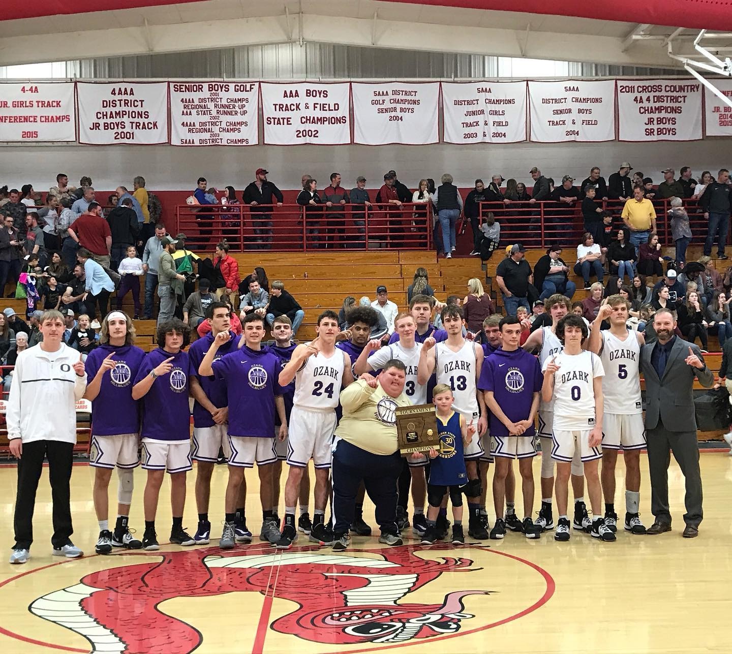 Ozark Schools Congratulations To The Lady Hillbillies And The Hillbillies District Tournament Champions Thank You Hillbilly Nation For Showing Up And Supporting Hprd Winnerswin T Co Zebbjpblci Twitter
