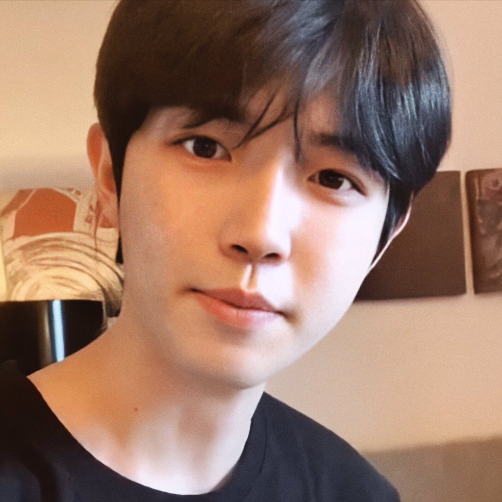 manduhwann's tweet photo. 귀염귀염!

#김재환 #KIMJAEHWAN https://t.co/Nh8K8VpZDP