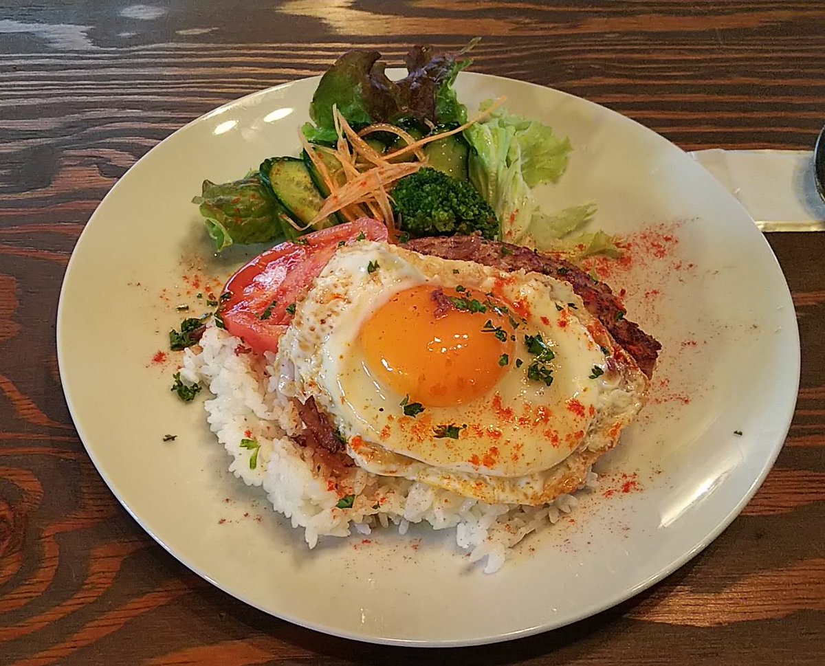fmsfg075's tweet photo. 本日は、ロコモコランチとロイヤルミルクティーです!
#みぃあ食堂 #Cafemu. https://t.co/uIluAyXHGO
