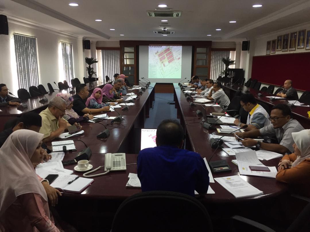 BPP2CKP's tweet photo. Mesyuarat Pra Pembinaan Kolej Vokasional Wakaf Tembesu, Kuala Terengganu, Terengganu telah di adakan pada 23 Februari 2020 di JKR Daerah Kuala Terengganu. 
@CKP_JKR 
@PngrhCKP 
@JKRTerengganu 
@JKRPendidikan 
@jkrktganu 
@wmohammad69 https://t.co/f0TlNPl1DP