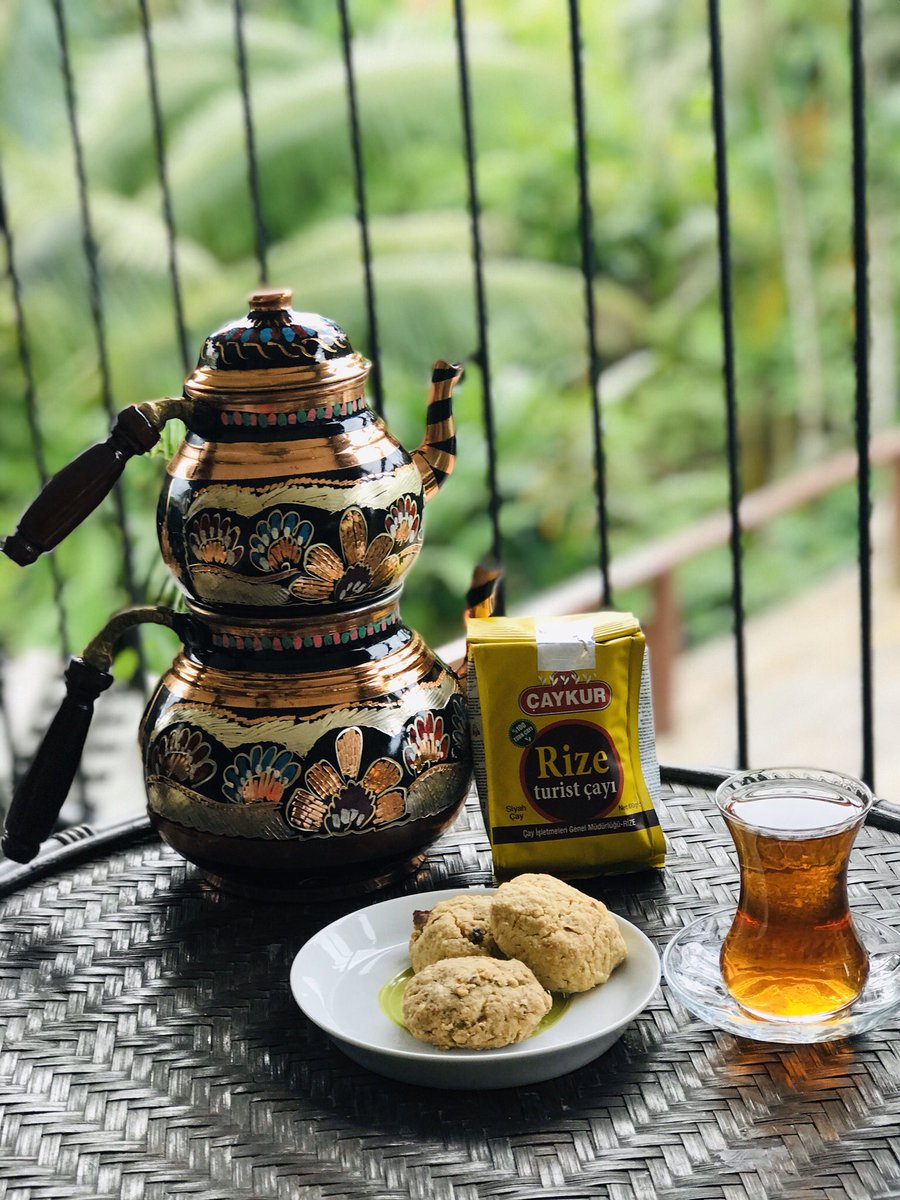 To my #bulasanta, I am still in love with my gifts and finally got around to trying out my Turkish tea and çaydanlık with some oatmeal and nut biscuits that rested on the baking sheets you got me 🥺❤️