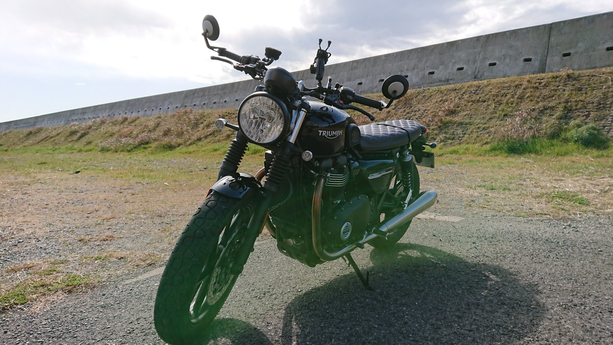 独特な トライアンフ BAREND MIRROR KIT バーエンドキャップ付き