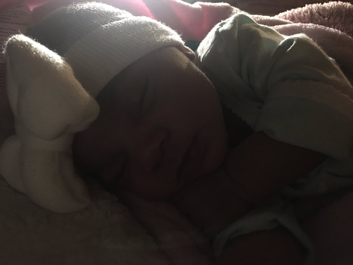 NazzyNoBasic's tweet image. So cute😍🤍