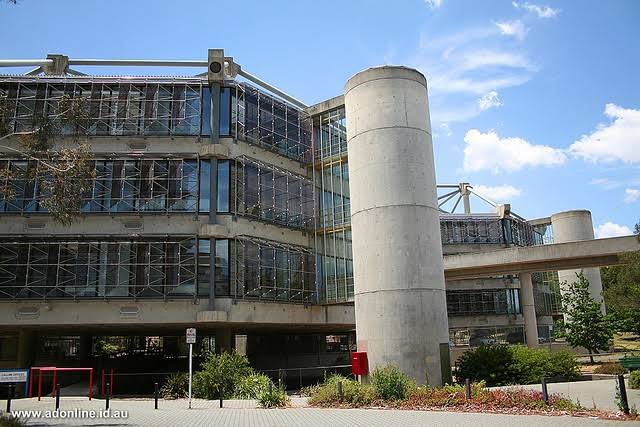 Nickbphoto's tweet photo. Thoughts on the Callum offices in Woden, Canberra. Nick Brightman. #askkevincanberra https://t.co/knyNag2cZQ
