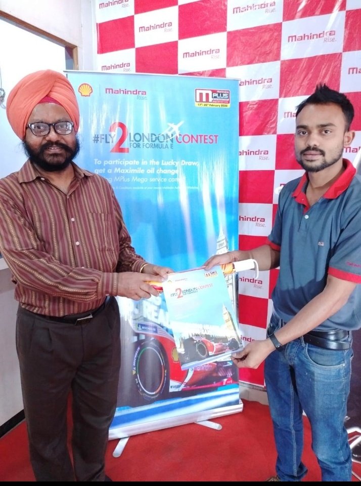 ArvinderToor's tweet photo. @18002096006 #mplus2020 attended delicious lunch with fantastic Auto centre Raigarh team, get services XUV 500 with very special treatment thank you Mahindra https://t.co/0sAtZcrUNi