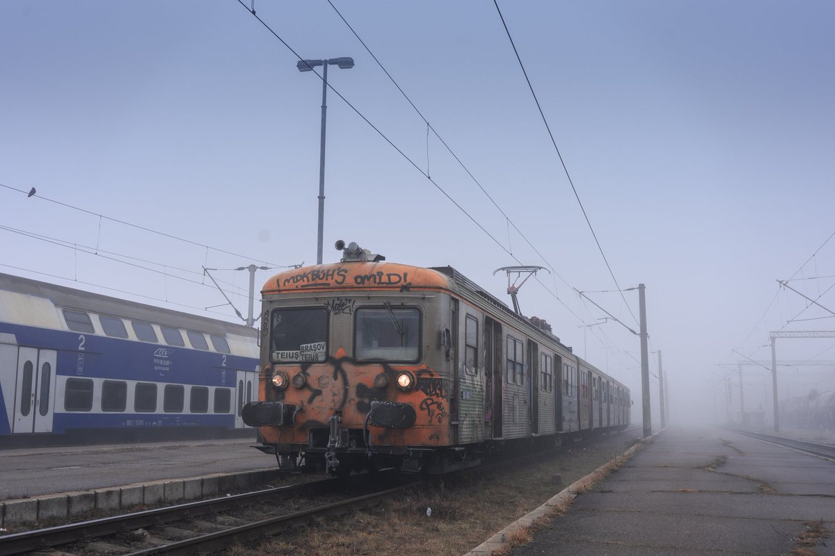 Début de journée sur la ville de Brasov (Roumanie) en compagnie d'une #z6300 (ex sncf).