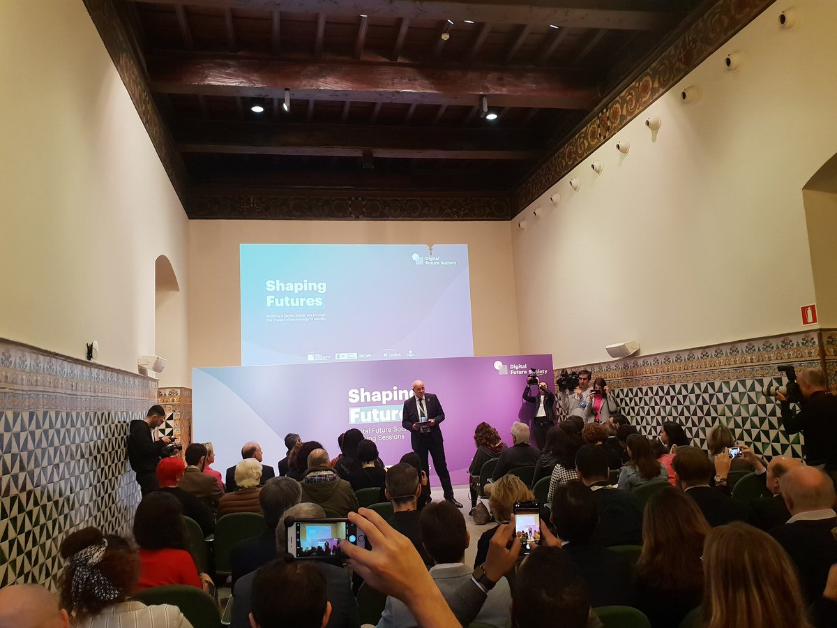 FrancyGabetti's tweet photo. Thank you @carlosgraulara for bringing the @DFS_MWC here to #Barcelona. #futureofwork #datagovernance #techhumanism. Honoured to be part of the conversation and willing to contribute #conscioutech @team_eqi https://t.co/ZP2YvKgSGm