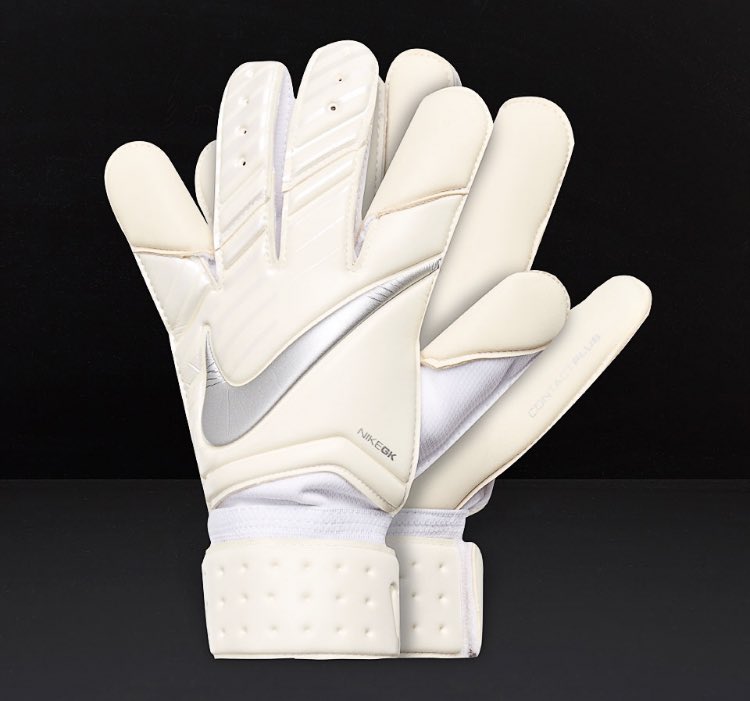 gkgloves1's tweet photo. 難攻不落のビッグセーバー！北海道コンサドーレ札幌のク・ソンユン ！

着用モデル
NIKE ヴェイパーグリップ 3 プロモ(新旧融合型)

デザインは現行のものですが、グローブの型が旧モデルのヴェイパーグリップ になっている非常に珍しいグローブ！どこが違うかわかりますか？笑

#JリーグGK豆知識 https://t.co/Zuwvjltrqx