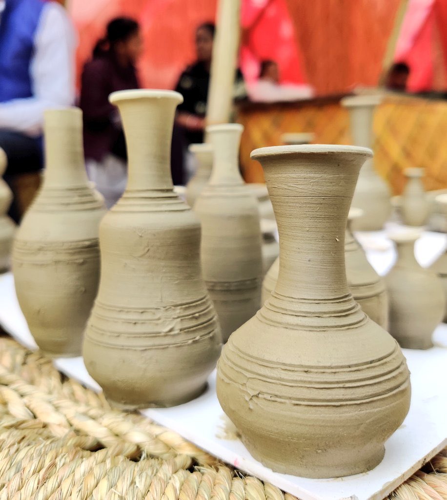 Author <a href="/ShefVaidya/">Shefali Vaidya. 🇮🇳</a> at Blue Pottery workshop with National Award winning artists Gopal Saini at <a href="/arth_live/">Arth - A Culture Fest</a> today! 
See, we told you, there’s something for everyone here!