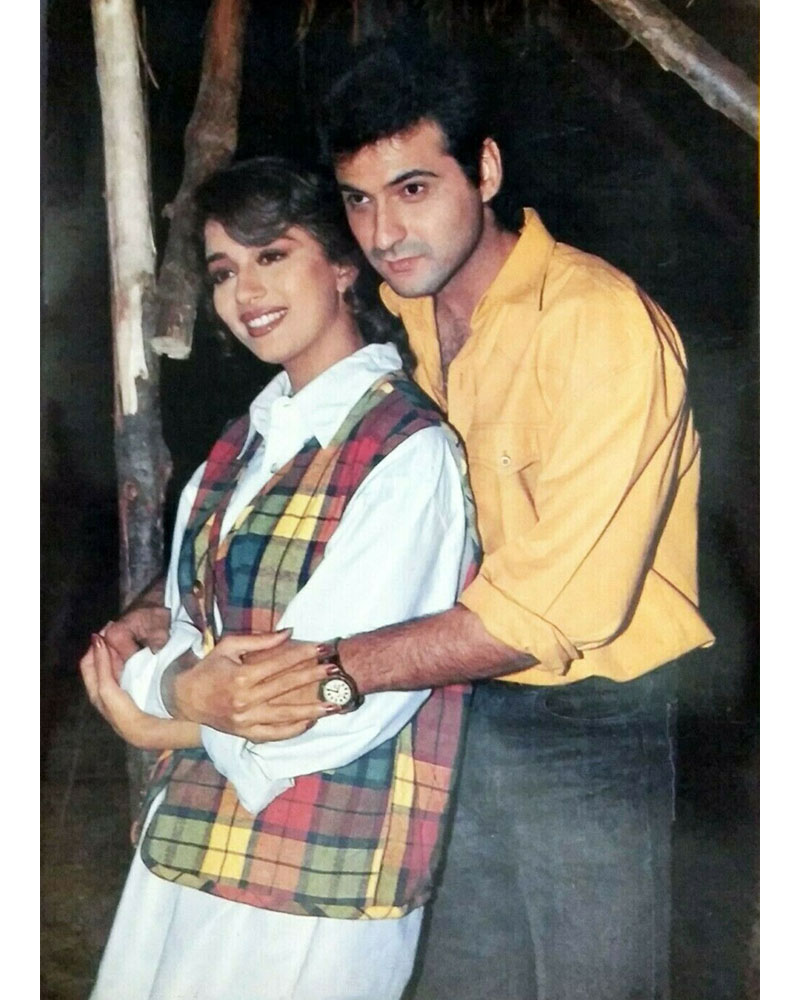 Movies N Memories on Twitter: "Madhuri Dixit and Sanjay Kapoor during the making of Raja (1995) #MadhuriDixit #SanjayKapoor #BollywoodFlashback @ MadhuriDixit… https://t.co/ibBZJK3bw5"