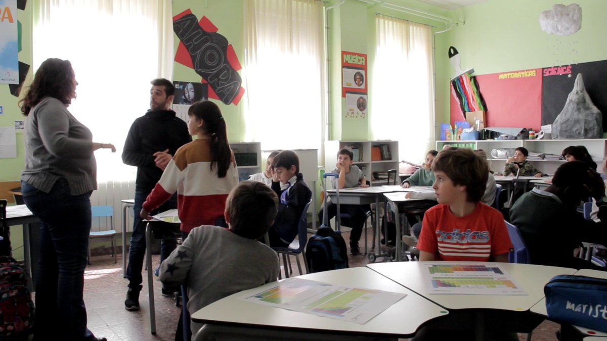 innovacionIBSAL's tweet photo. El pasado miércoles volvimos con otra jornada de #CuidandoT en el Cole", con Teresa Valdés Solís. Un #taller sobre la tabla periódica de #LasElementas con niños de Primaria. #12MesesCuidándoT https://t.co/eN6cBLGrno