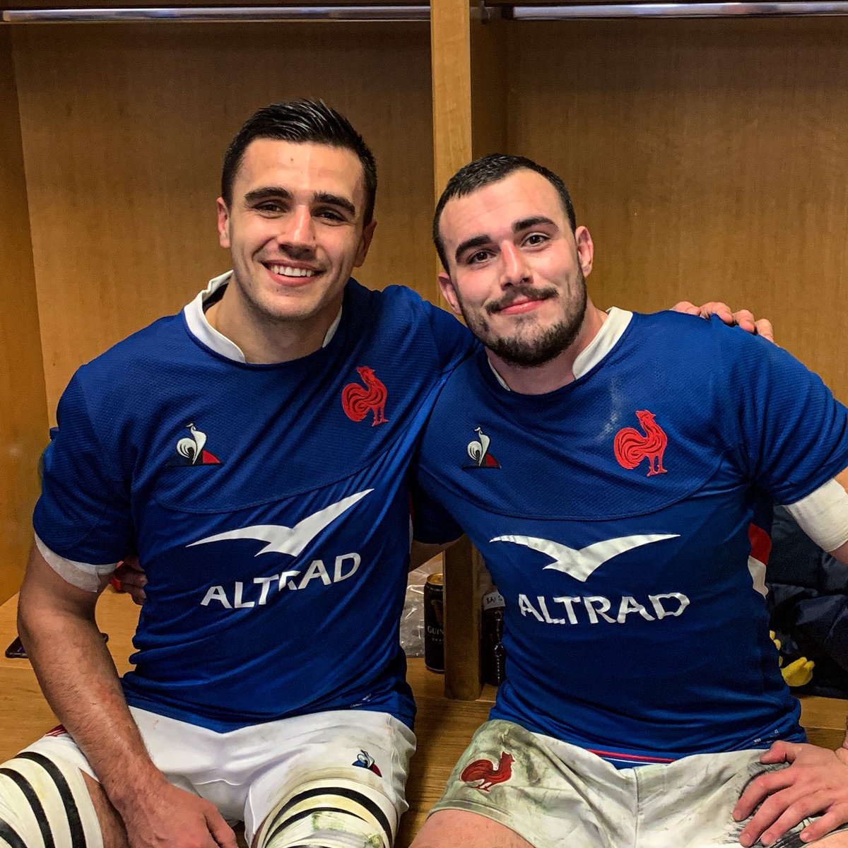 FranceRugby's tweet photo. 🏴󠁧󠁢󠁷󠁬󠁳󠁿🇫🇷 Quelle première ! Ils étaient 2 à porter le maillot du #XVdeFrance pour le première fois hier !

Bravo à JB et Dylan 👏

#NeFaisonsXV #PDGFRA https://t.co/blo8dlmiVk