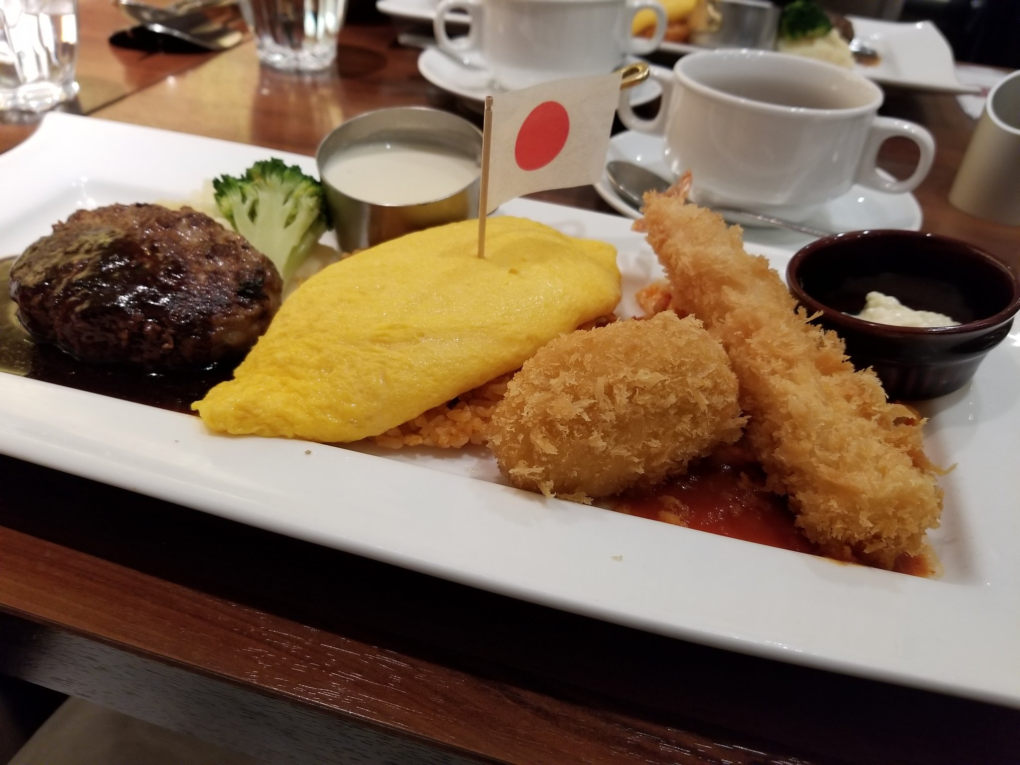 Ayano Oe 横浜そごう 丸の内ディンドン オトナのお子様ランチを 食べました 横浜 横浜そごう そごう横浜店 天皇誕生日 ランチ デート 夫婦 オトナのお子様ランチ お子様ランチ T Co Oulyazt6gy Twitter