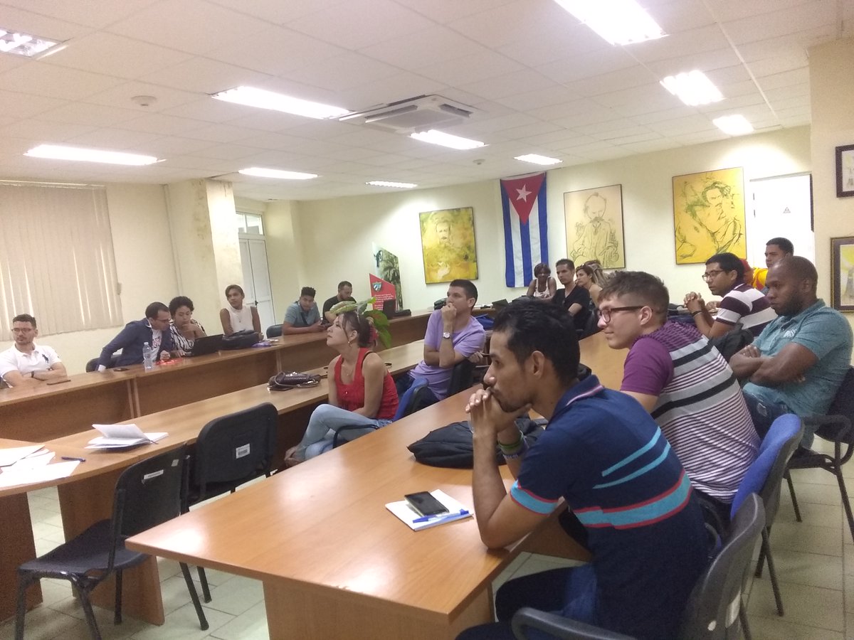 seo_webmas's tweet photo. Interesantes trabajos y buenos debates caracterizaron el curso de Posicionamiento Web desarrollado en la @universidad_uci  durante la #Escueladeinvierno2020 por una mayor visibilidad de los contenidos cubanos en Internet @AriagnaLandeiro https://t.co/45JvQ5KoXM