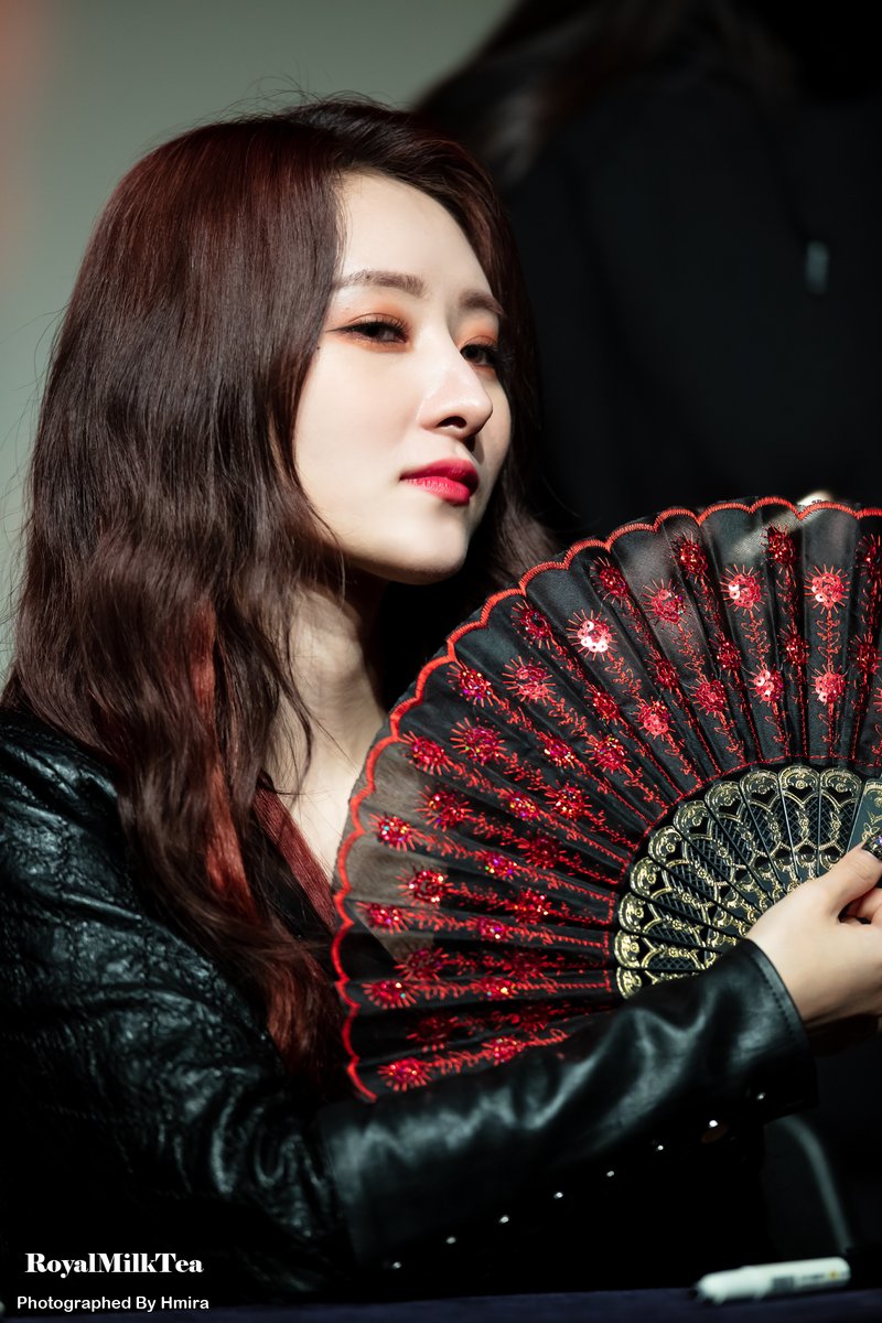 RMilkTea0117's tweet photo. 수아 - 200222 드림캐쳐 첫 정규 [Dystopia : The Tree of Language]발매 기념 팬사인회(건대점) / 일지아트홀
#드림캐쳐 #DREAMCATCHER #수아 #SUA https://t.co/QPkQgBfufR