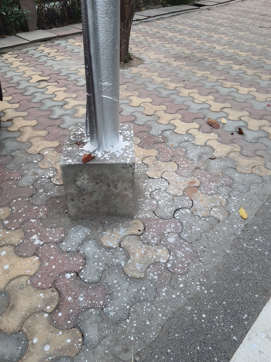 anilsgpgi's tweet photo. @CeoNoida I appreciate your drive to beautify NOIDA, but nudge your officers to pay attention to details and not allowing poor workmanship. https://t.co/9010EvgSI4