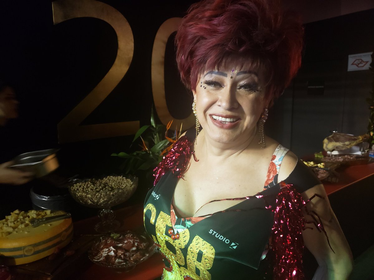 tatisantiago's tweet photo. A atriz Nany People disse que está impressionada com a evolução das escolas de samba no carnaval de São Paulo. "Frequento desde o início, é incrível o crescimento", disse. https://t.co/RBIiFunJbU