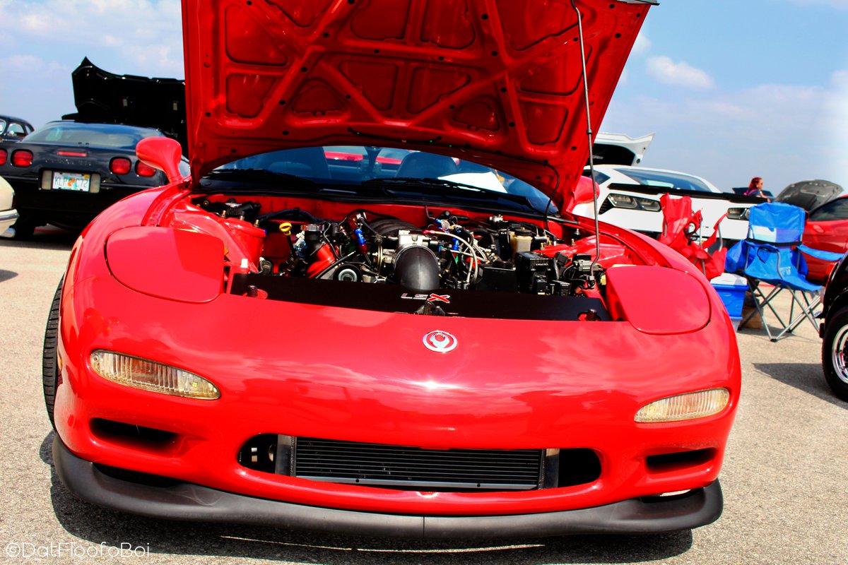 DatFloofoBoi's tweet photo. Went back through a bunch of old photos from car meets i've been to, and with my new knowledge of editing photos, decided to do just that! Some aren't the biggest adjustments but made them look a tad bit nicer than what they were before! Also... C a r s https://t.co/GdKAhLVgWp