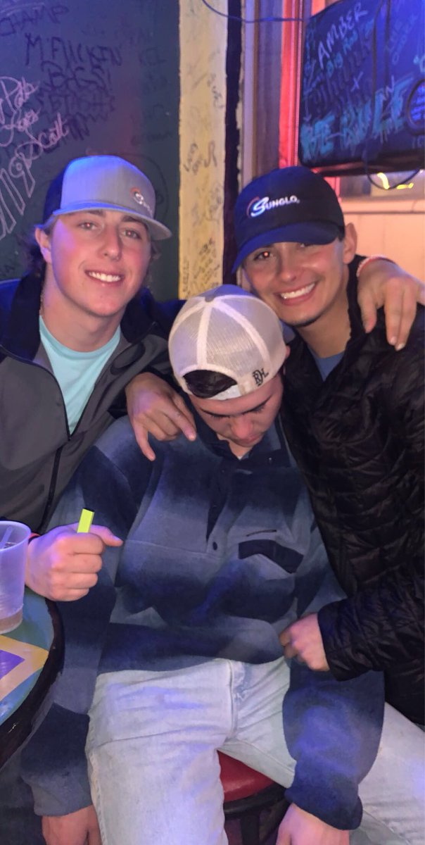 zack2martn's tweet photo. @_ty22_ trashed once again https://t.co/kn5u8CyoKs