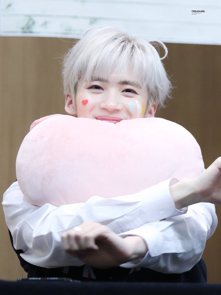 dykeyanan's tweet photo. @Pentagon_USA1 I have so many pictures of Yanan saved it's impossible to chose four favorites 😔😔 but these are definitely up there!
#Yanan #UnisSupportYanan
#WeMissYanan
@cubeunited
@CUBEENTGLOBAL
@CUBE_PTG https://t.co/6ow1o6hkNR https://t.co/nmRpe9INzx