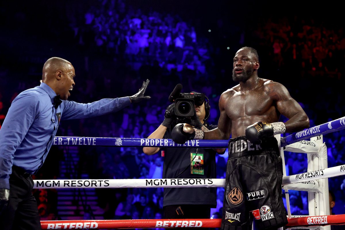 BleacherReport's tweet photo. Deontay Wilder loses the first fight of his professional career.

He was 42-0-1 heading into tonight. https://t.co/hJpCXagoud