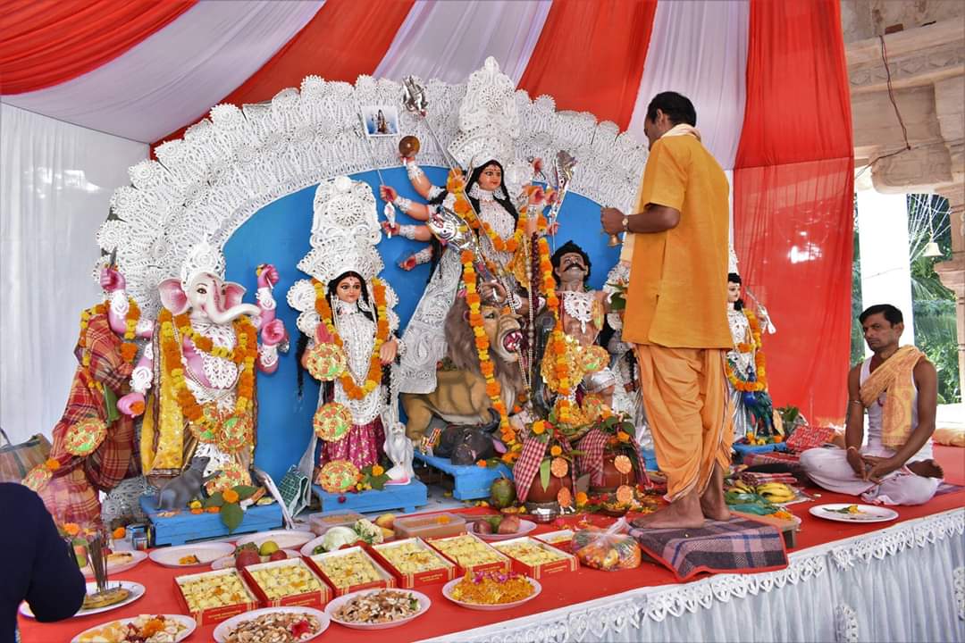 karnavati_uni's tweet photo. #KUdiaries At Karnavati University, all difference translates into diversity, all festivals morph into celebrations. Diversity our core, unity our spirit, at KU, every festival, occasion comes alive. 
#KarnavatiUniversity #cultureatku #festivals #ugcourses #pgdmcourses #kuat2020 https://t.co/MoAZpIgnKM