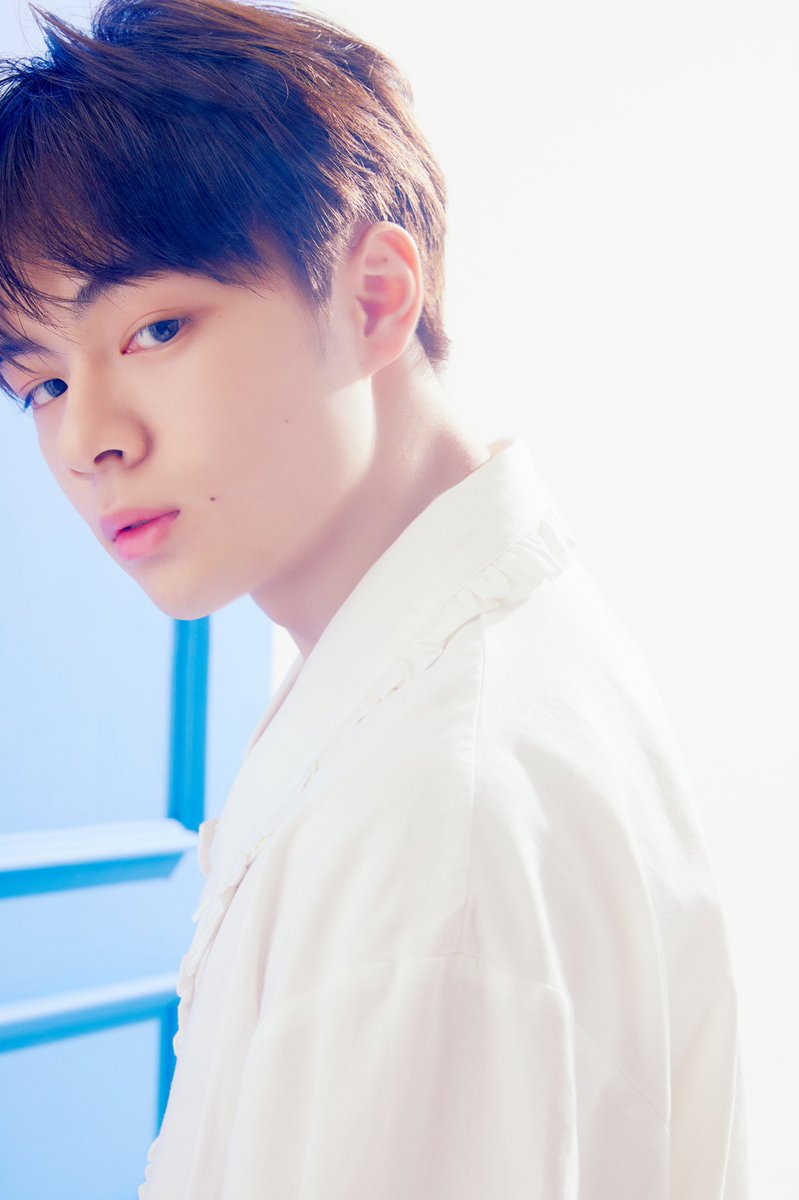 official_jo1's tweet photo. ✨Debut D-10✨
「PROTOSTAR」Concept Photo(+Selfie)

#鶴房汐恩
#TSURUBO_SHION

Debut Single「PROTOSTAR」 
2020.03.04 Release

『無限大(INFINITY)』MV 
🖇
https://t.co/pqUIIb7n5P

#JO1 #PROTOSTAR #無限大 #INFINITY https://t.co/vgYPk7MUdv
