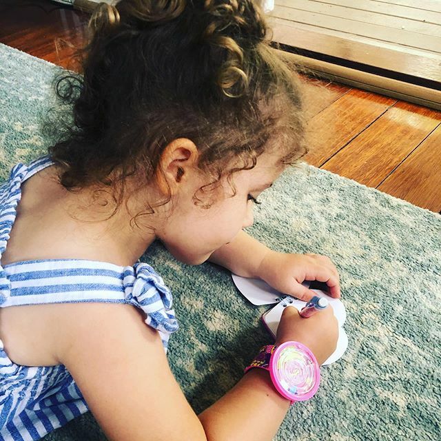 When you’re 4 and your mummy and daddy won’t do as you asked and “enrol me in writing lessons” you’ve gotta take it upon yourself #maisiejoyce ift.tt/32hIey9