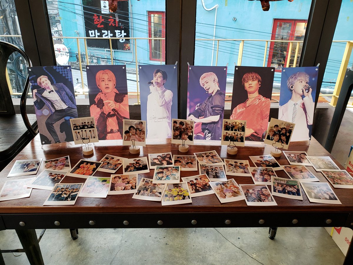 myung305's tweet photo. 4주년 기념카페 고은별
너무 예쁘게 꾸며져있어서 감동했습니다😂
테이블에 있는 문구들도 예쁘구요!!
컵홀더 이벤트 해주셔서 감사합니다😆
#네번째_봄　#아스트로의_앞날을_비나리해 https://t.co/waxHDEnJnQ