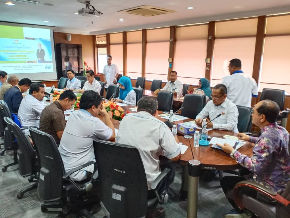 tengkuzulpuri's tweet photo. Taklimat projek oleh pihak JPS Terengganu, BBA serta JPP. Terima kasih semua atas penerangan yg diberikan https://t.co/zG1VEXkKgz