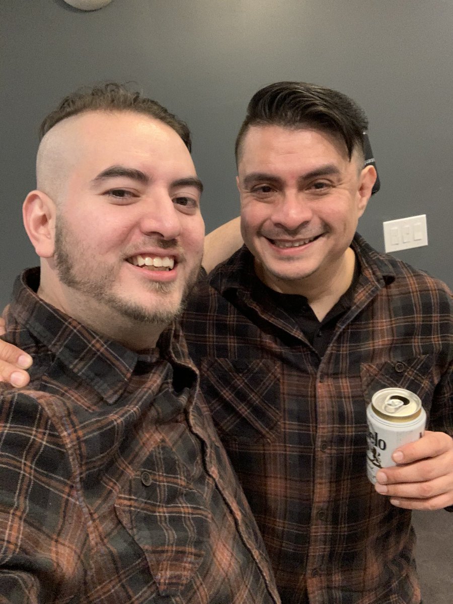 BarberSox's tweet photo. What are the odds my guy shows up in the same shirt?! #Shwasted https://t.co/K4JkpeYVNC