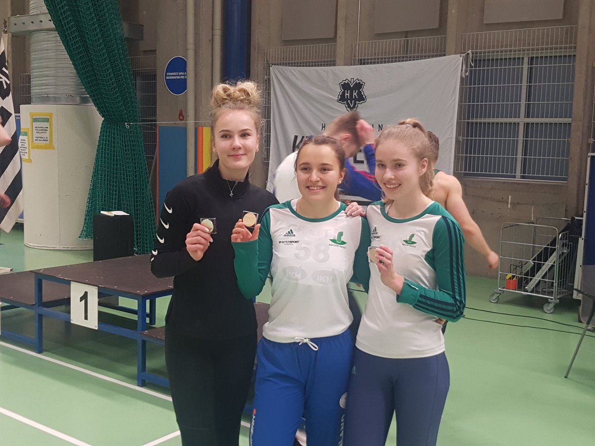 Nuorten SM-hallit jatkuvat hetken kuluttua. Mitalit ja ennätykset ovat myös nuorten urheilussa isoja asioita, mutta ehkä vieläkin tärkeämpää ovat ne hetket samanhenkisten ystävien kanssa, on kivaa ja opitaan terveitä elämäntapoja. #yleisurheilu #ollaanihmisiksi
