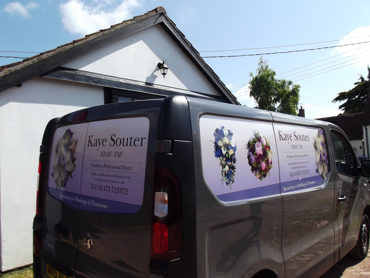 KayeSouter's tweet photo. Now loading the van &amp; off to @WhersteadPark for today's @suffolkwedshow see you there from 10.30am! We'll be in The Atrium with all our lovely fresh flower designs #suffolkflorist #suffolkwedding #weddingflowers https://t.co/5mYB9rfKGl