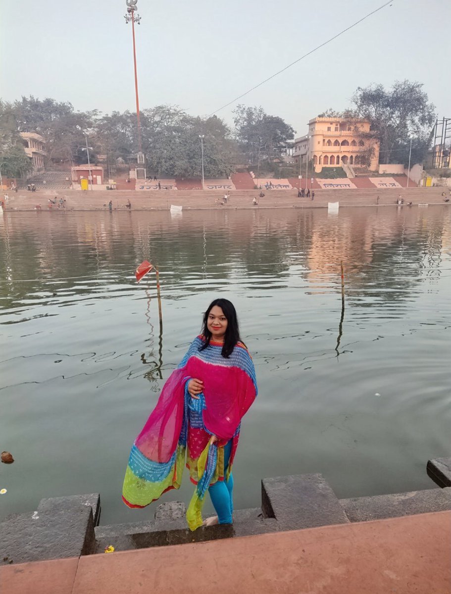 MeenaJoshi_'s tweet photo. #differentposes #Ujjain #Religioustrip #ujjaindiaries #mahakaleshwer_mandir_ujjain #ramghatujjain #indore #khajrana_ganesh_temple_indore https://t.co/7jO4GQXCIK
