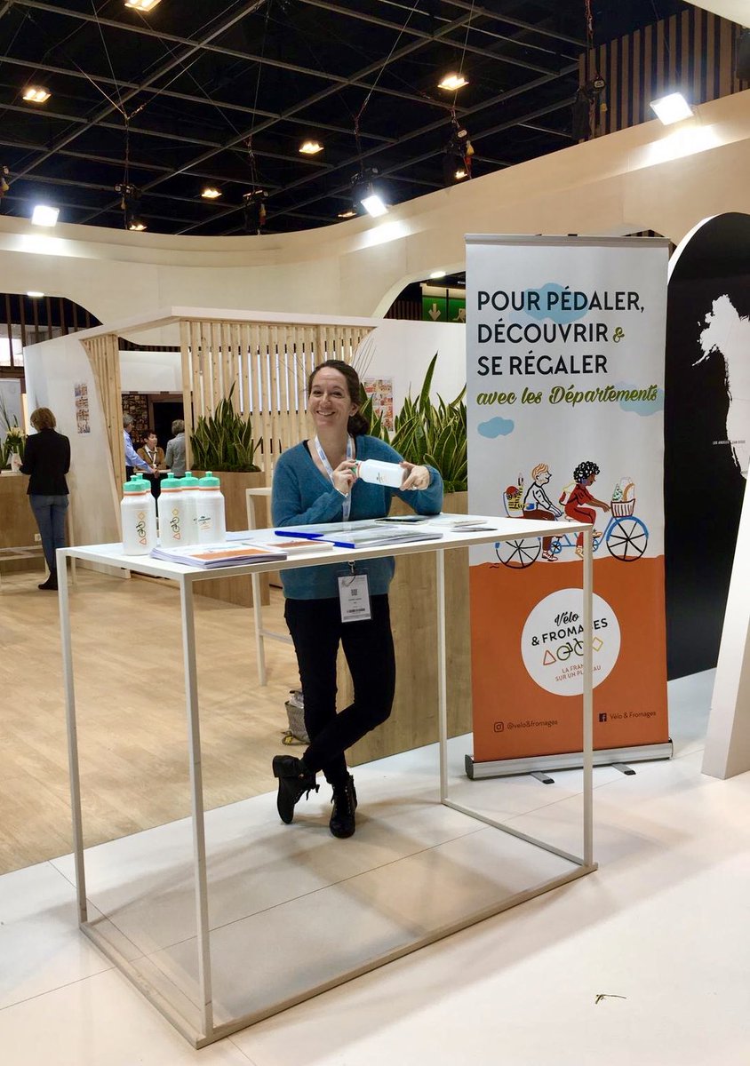 ADepartementsF's tweet image. En direct du @SalonduFromage pour présenter notre projet #VéloEtFromages : 60 balades sportives &amp;amp; gourmandes que ns avons hâte de vous faire découvrir durant 2 jours au cœur de ce rdv international des #fromages &amp;amp; #produitslaitiers de qualité ! @ReseauADT @VeloTerritoires @cniel