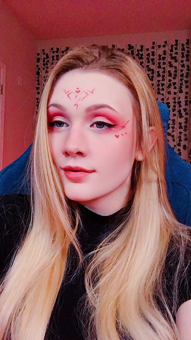 So I am now on a quest to try and become that art makeup artist if you know what I mean .. but anyways