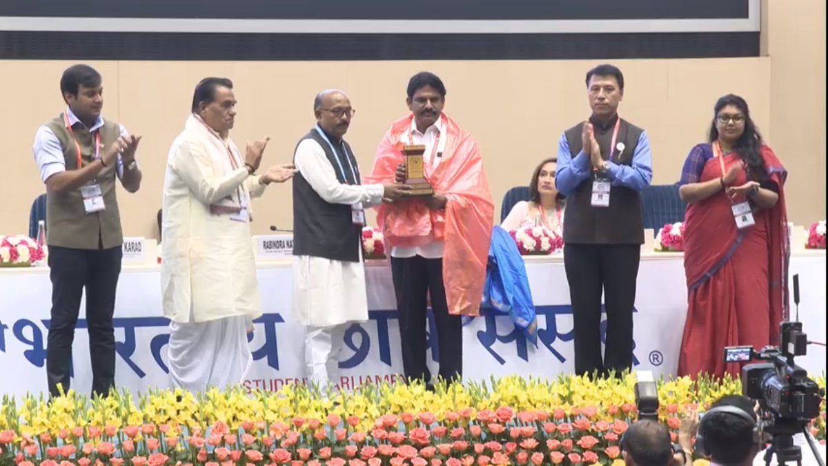 naralokesh's tweet photo. Hearty congratulations to Sri Yeluri Sambasiva Rao Garu on being conferred with the 'Aadarsh Yuva Vidhayak Samman' for Outstanding Performance in Development Work &amp; Promotion of Parliamentary Democracy. The good work done by you under @ncbn’s leadership continues to bear fruit https://t.co/GgJnUuvFAy