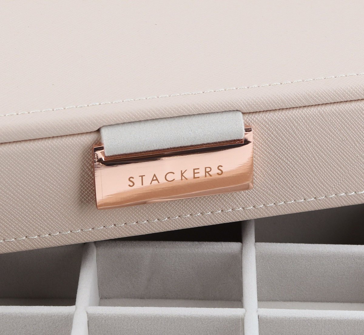 WatchWindersUK's tweet photo. Stackers Colour Blush Pink with Rose Gold Clasp #stackers #jewellerybox #mothersday #storage #pink https://t.co/xllO3hOScy https://t.co/eaomQupVCB