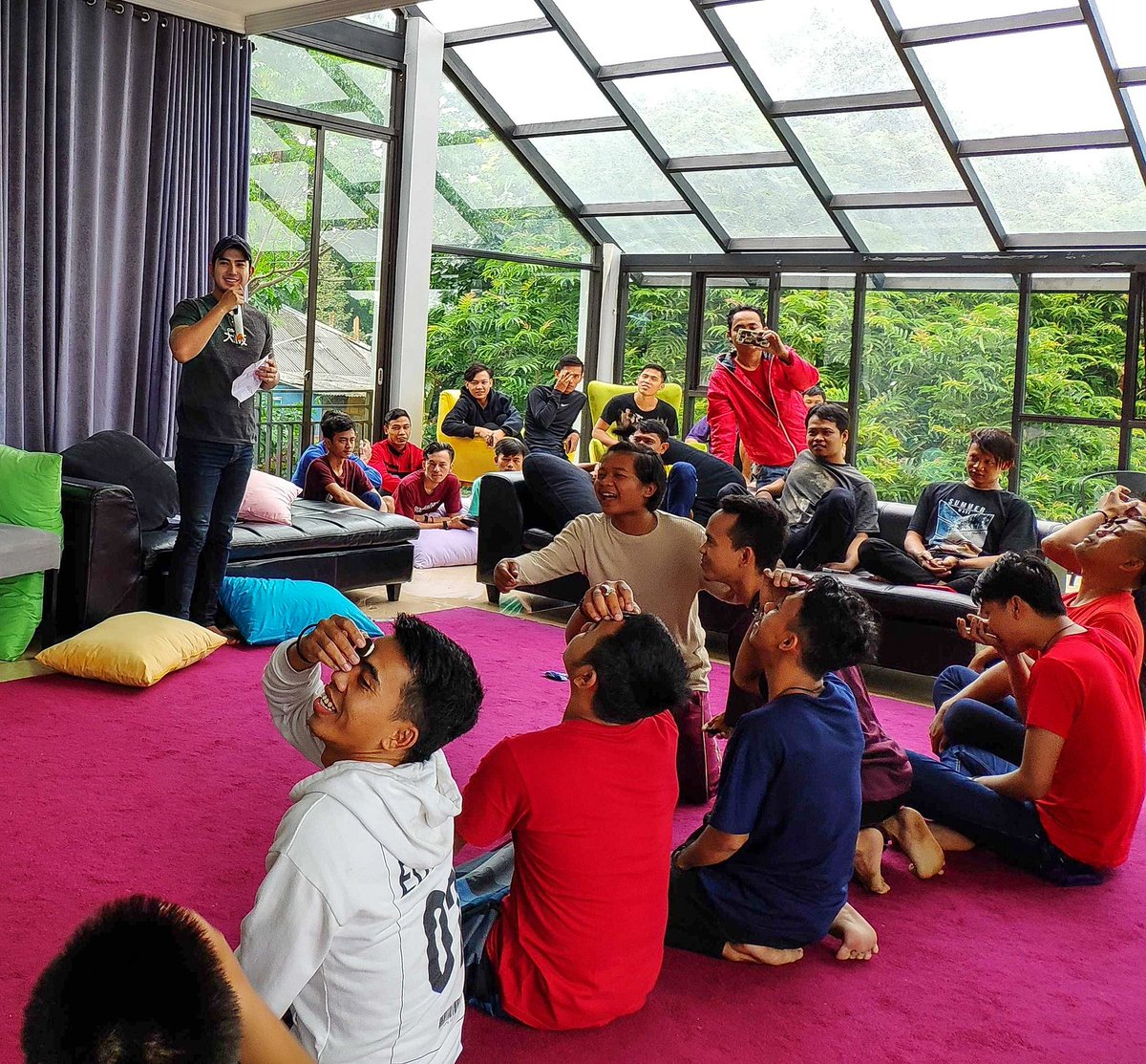 aliakbar12's tweet photo. gathering @comic_jeans https://t.co/4C9N3WBfPO