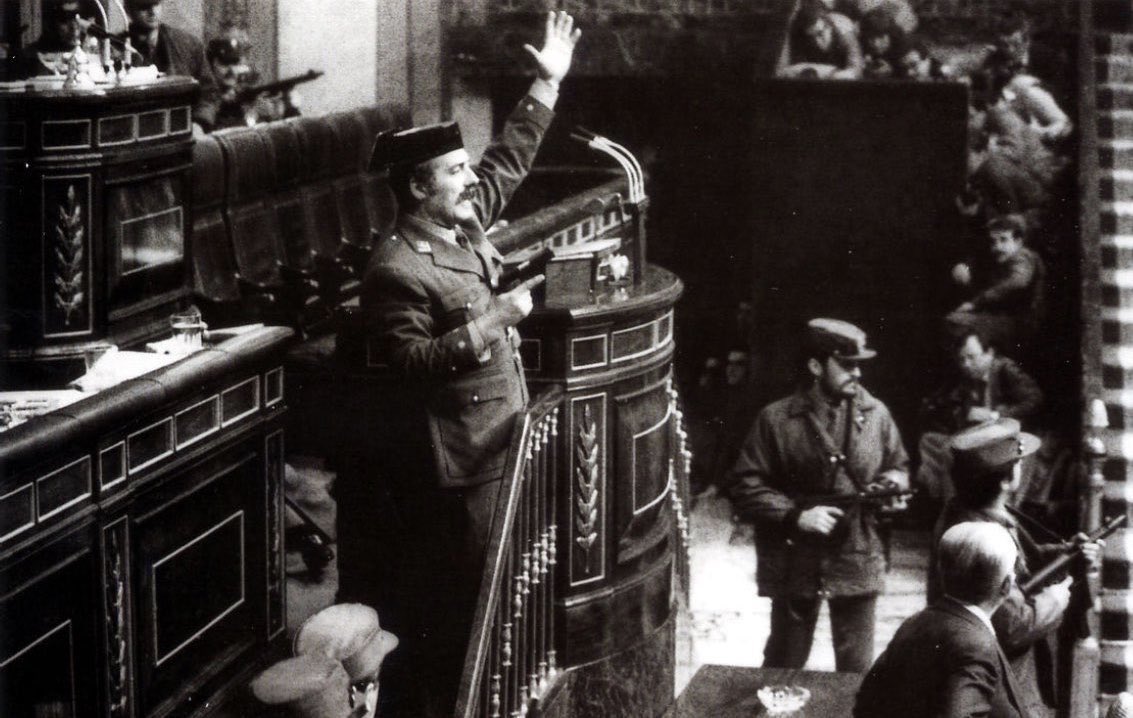 retrochenta's tweet photo. Hoy se cumplen 39 años del 23-F. Seguro que aún recuerdas lo que hacías aquel día. https://t.co/eTSpumCObK