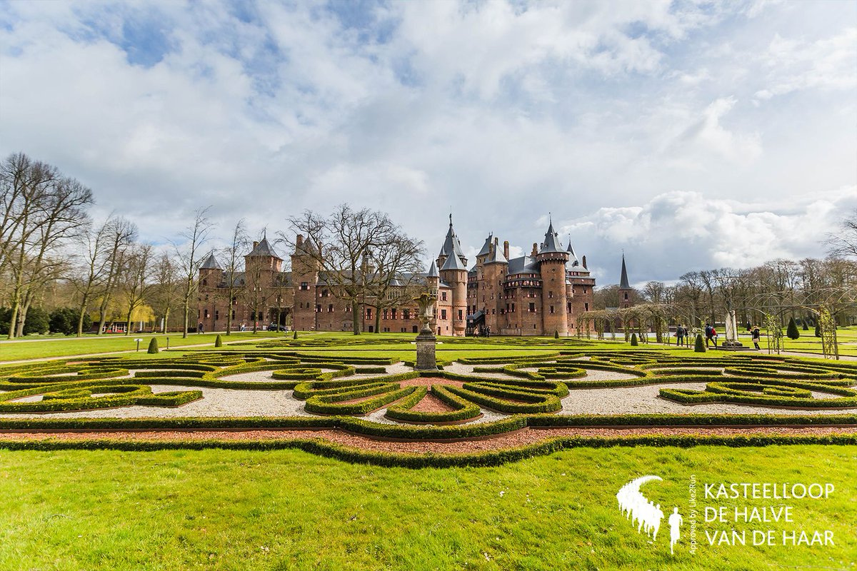 Wat een plaatje 😍 Nederlands mooiste kasteel. Met wie loop of wandel jij hier op zaterdag 13 of zondag 14 juni? 👇