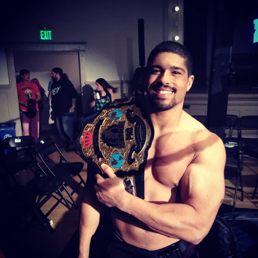 Black_Widow_81's tweet image. Last night was so much  fun watching @Bowens_Official wrestle.  #5toolplayer #5TP #thechamp #wrestling #battleclubpro #DEFY