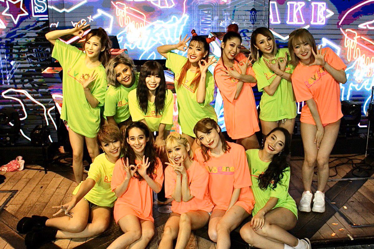 chizu_partyon's tweet photo. revogene #ぶっちゃけはっちゃけLIVE2020 来てくださった皆様♡本当にありがとうございました!!
初主催LIVEと言うことでいつもと見え方も違ったり沢山勉強になりました✨
素敵すぎる共演者の皆様も本当にかっこよくて素敵だったな〜☺️☺️
愛を込めて…💗
#revogen #レボジェネ #レボ活 #partyon https://t.co/4slPZEta35